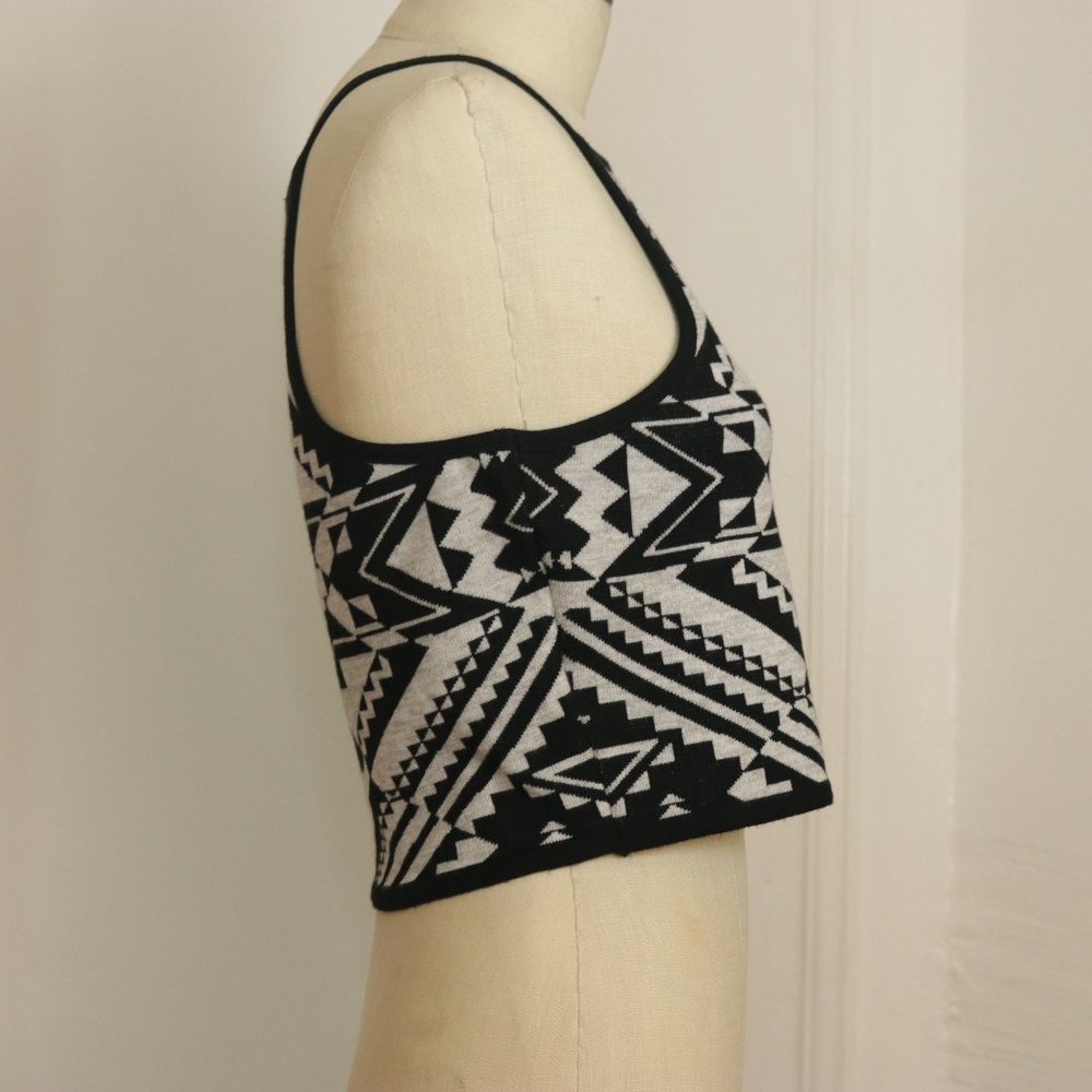 SOLD!!Forever 21 Black/White Southwestern PrintTop - Picture 2 of 6